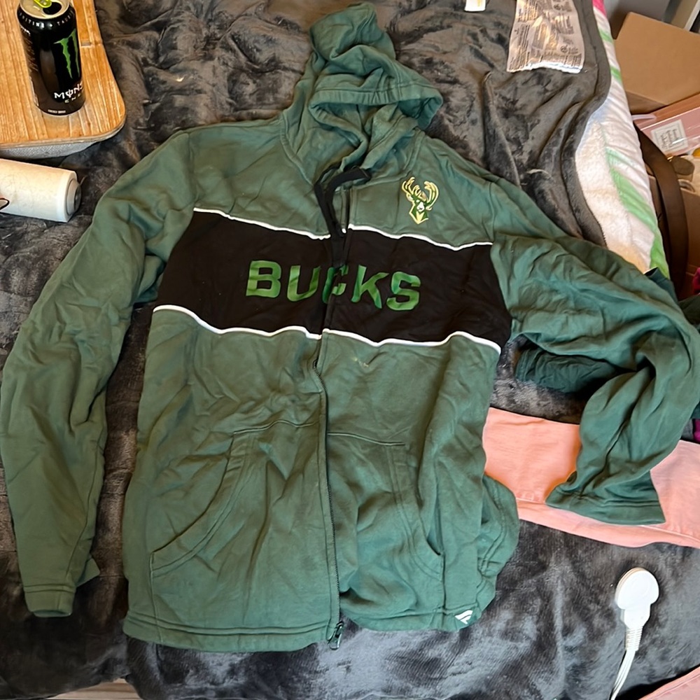 Bucks zip up hoodie